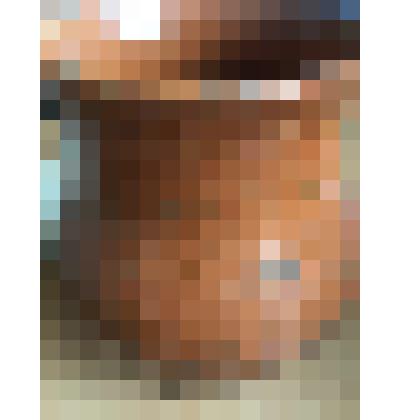 Сосуд керамический,  с  одной стороны  горлышко отбито