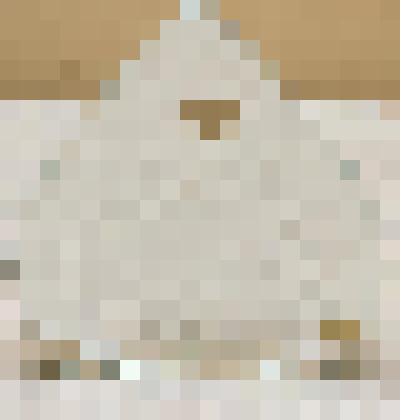 Сувенир, из богемского стекла, на одной из сторон которого выгравировано стилизованное изображение Пражского града с надписью: "PRAHA"