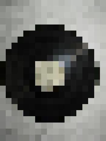 Грампластинка. «Да здравствует Куба» (Б. Александров – Ю. Каменецкий) Краснознам. им. А.В. Александрова ансамбль песни и пляски Советской Армии. Худ. рук. Б. Александров. Солисты: И. Букреев и К. Герасимов / «Когда поют солдаты» (Ю. Милютин – М. Лисянский