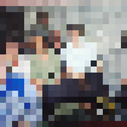 Фотография группы людей , сидящих в помещении