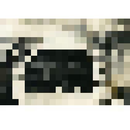 Фотография. Столбы внутри трапезной деревянной церкви