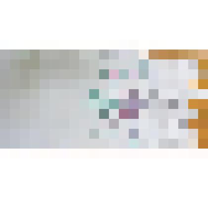 Полотенце вафельное, бока вышиты крестиком двойным трёхстежковым, низ вязан крючком , узор ромб симметричный пришит нитками к полотенцу