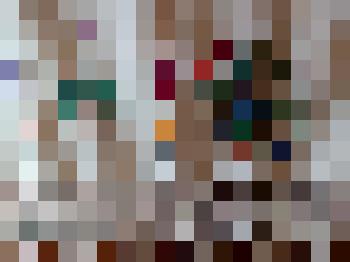 Подзор для кровати. По краю узор ручной работы, вышивка выполнена гладью из цветных нитей,орнамент растительный. Подзор отделан кружевом белого цвета, рисунок вышит в виде ромба