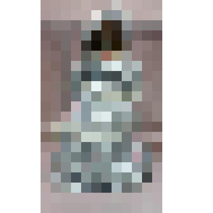 Кукла в белом платье и шляпке