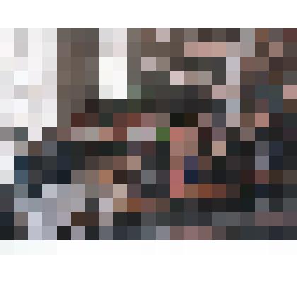 Ф/цв. Холл Энгельсского краеведческого музея: встреча гостей. 2000