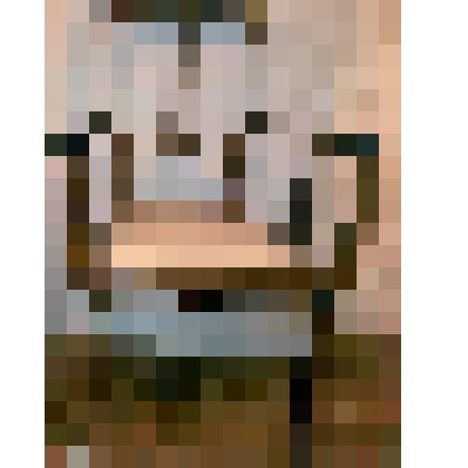 Кресло с прорезной спинкой и выгнутыми прорезными локотниками