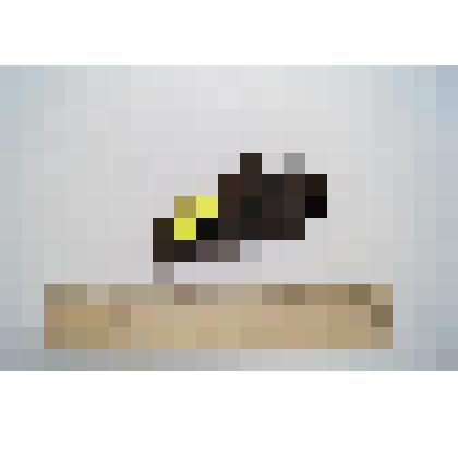 Кожаная рукавица. Фрагмент