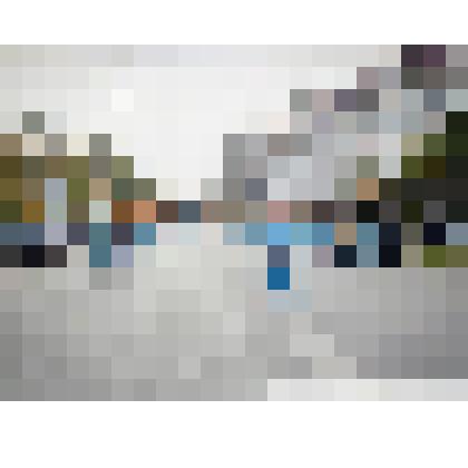 Ф/цв. Крестный ход в г. Покровске-Энгельсе в честь праздника Покрова Пресвятой Богородицы (священнослужители и верующие на пл. Свободы). 14.10.2016