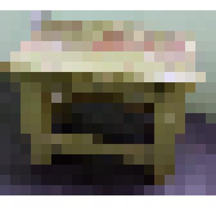 Табурет на низких ножках, из коллекции документальных, фотографических и вещевых материалов о Миловидовой Инне Борисовне (1929-2009), кандидате биологических наук, преподавателе биофака Саратовского государственного университета