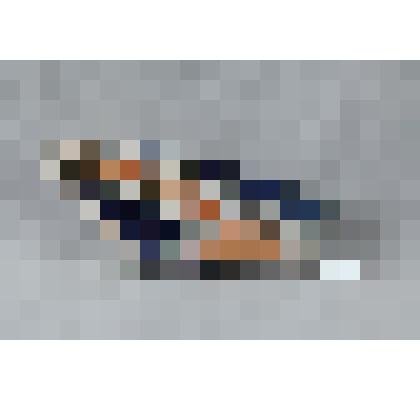 Изразец неправильной формы рельефный полихромный (правая часть панно) с изображением фрагмента лука Вольги на фоне неба; цвета: светло-коричневый, белый, ультрамарин. 
Камин керамический, разноцветный, по рис. худ. Врубеля на тему "Микула Селянинович и Во