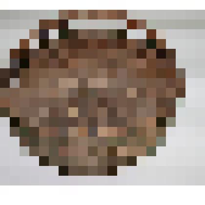 Корзинка плетеная из прутьев дерева