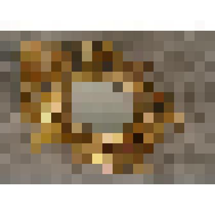 Зеркало в резной раме