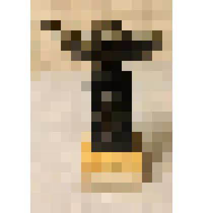 Чаша на постаменте