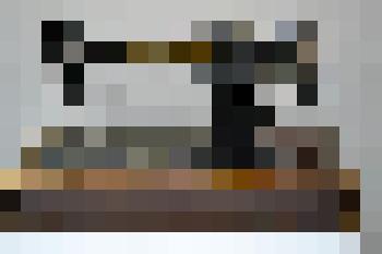 Машина швейная
с ручным приводом.  СССР.
Московская область г.Подольск