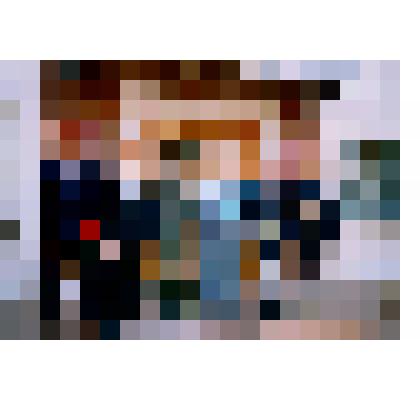 Фотография. Ветераны Великой Отечественной войны с военком Бурка А.В. стоят перед зданием Администрации Зимовниковского района