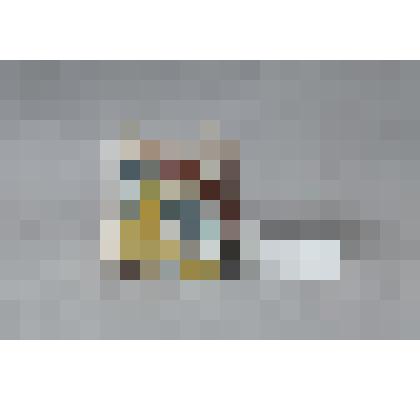 Изразец-валик (левая сторона панно); цвета:
желтый, изумрудно-зеленый, коричневый, кобальт. 
Камин керамический, разноцветный, по рис. худ. Врубеля на тему "Микула Селянинович и Вольга"