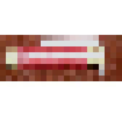 Шпулька с шелковыми нитками кораллового цвета