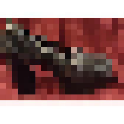 Туфля (правая) женская черного цвета на полукруглом высоком каблуке и платформе, передняя часть в виде сшитых горизонтально 4-х полос, нос – закругленный