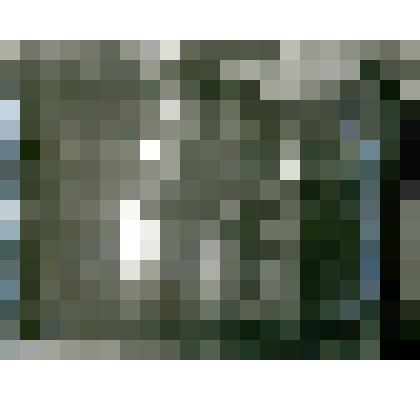 Фотография. Якутка мнет кожу