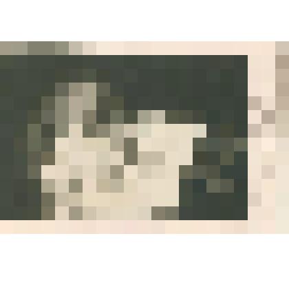 Фотография черно-белая. Портрет девочки с книгой в руках