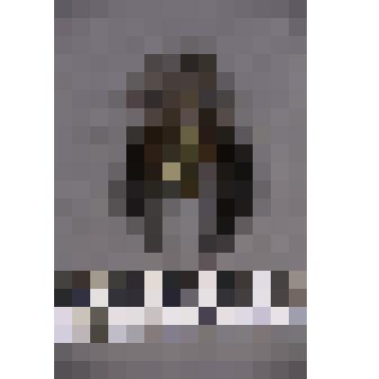 чеканка. Талисман на металлической пластине в виде лица человека. Длинные волосы  из меха.На обратной стороне подложка из кожи. Вверху пластины закреплено металлическое кольцо