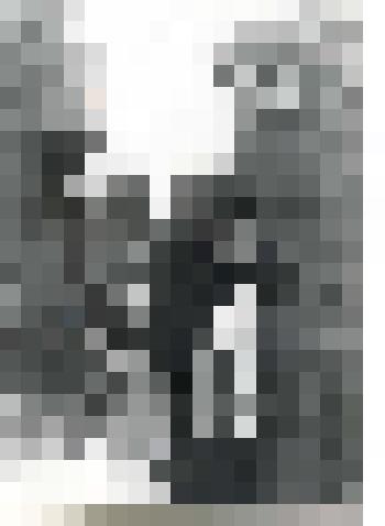 Фотография. Г.С. Эфрон (Мур) и Ариадна Эфрон. 1928(?) г. Комплект фотографий с изображением Г. Эфрона (Мур) в 1930-е гг. во Франции. Копия