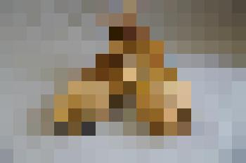 Лапти плетеные из лыка липы