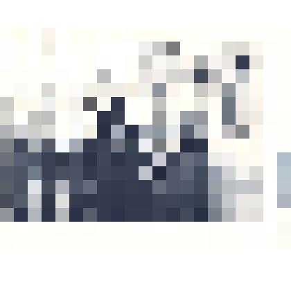 Фотография: юные следопыты школы №8 устанавливают портрет Героя Советского Союза Федотова В.Н. на портретную галерею г.Камня-на-Оби Алтайского края