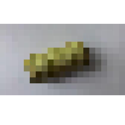 Бобина с лимонно-зелеными х/б нитками