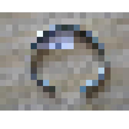 Браслет мордвы-мокши из медной расплющенной проволоки, без орнамента. Концы загнуты на наружную сторону