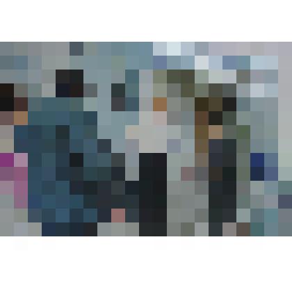 Фотография. Вручение ордера на квартиру многодетной семье