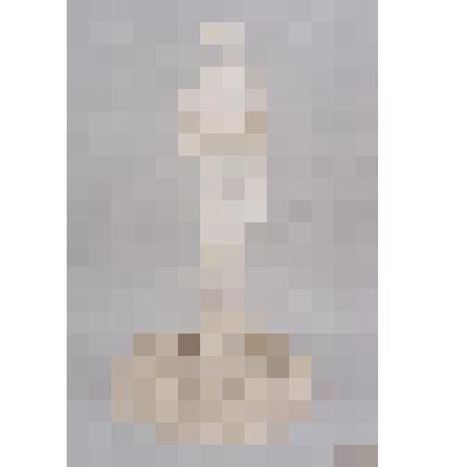 Женщина с чашкой