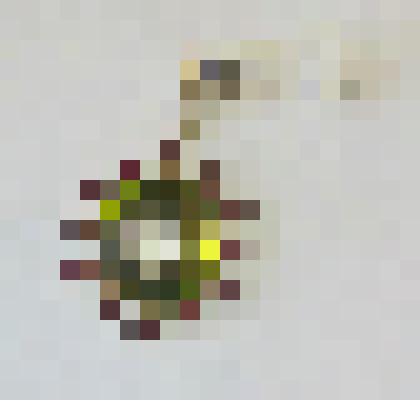 Медальон со стеклянными вставками