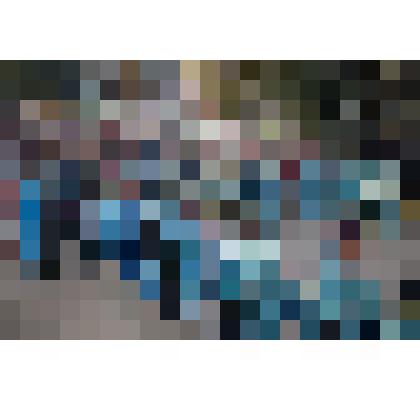 Ф/цв. Крестный ход в г. Покровске-Энгельсе в честь праздника Покрова Пресвятой Богородицы (священнослужители и верующие во главе с епископом Пахомием на ул. Советская). 14.10.2016