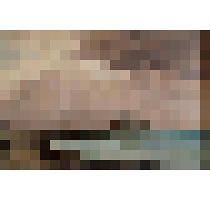 Рыбацкие парусники у берега